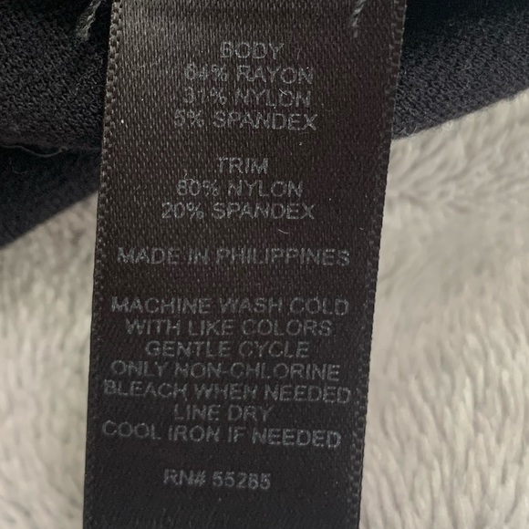 Express black sleeveless crop top size medium - Picture 4 of 4